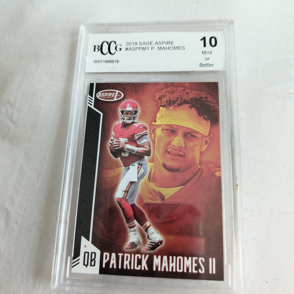 Patrick Mahomes II 2019 Aspire Football Trading Card - Red . Kansas City Chiefs